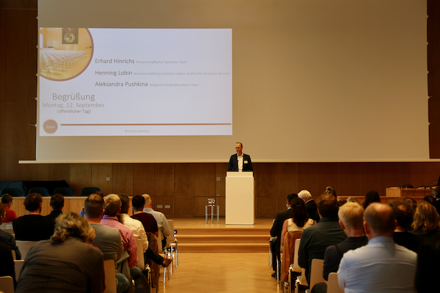 Eröffnung der Veranstaltung in der Aula im Schloss Mannheim, Universität Mannheim
